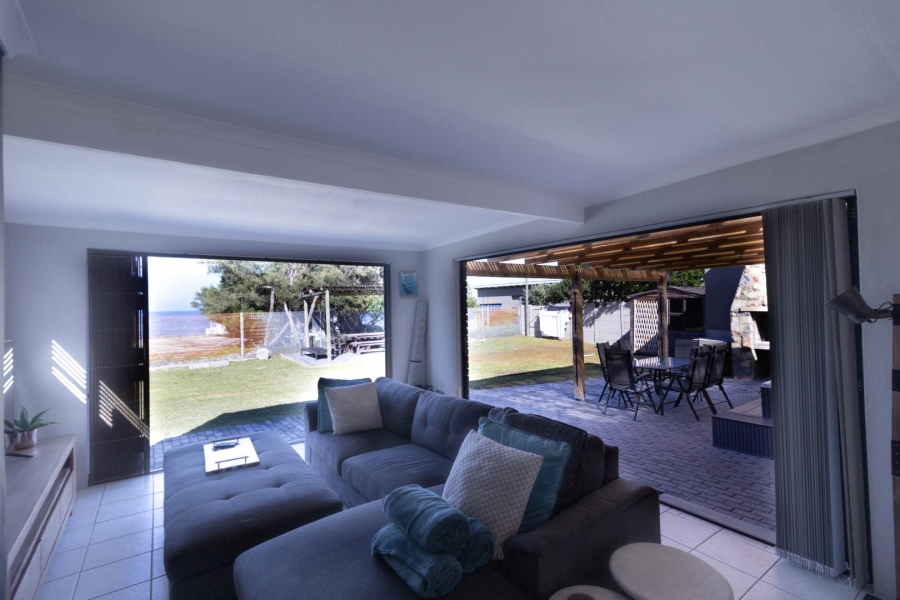 4 Bedroom Property for Sale in Sandbaai Western Cape
